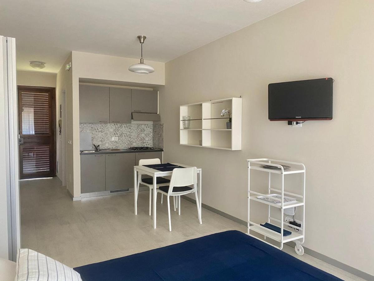 Jolly Apartments Сірміоне Екстер'єр фото
