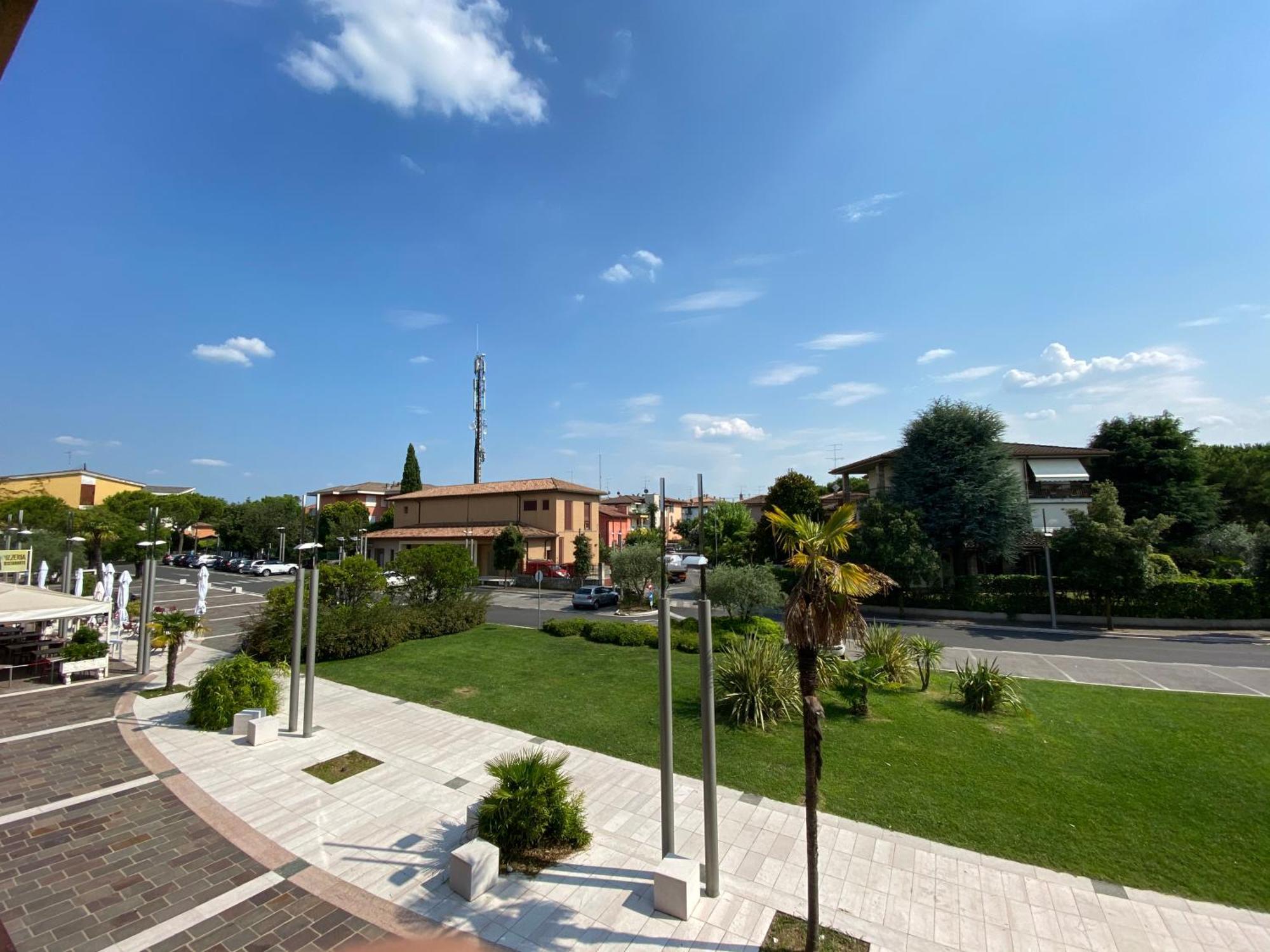 Jolly Apartments Сірміоне Номер фото